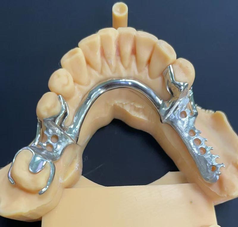 Buntáistí an Chreata Cóbalt-Cróimiam (Creat Co-Cr)